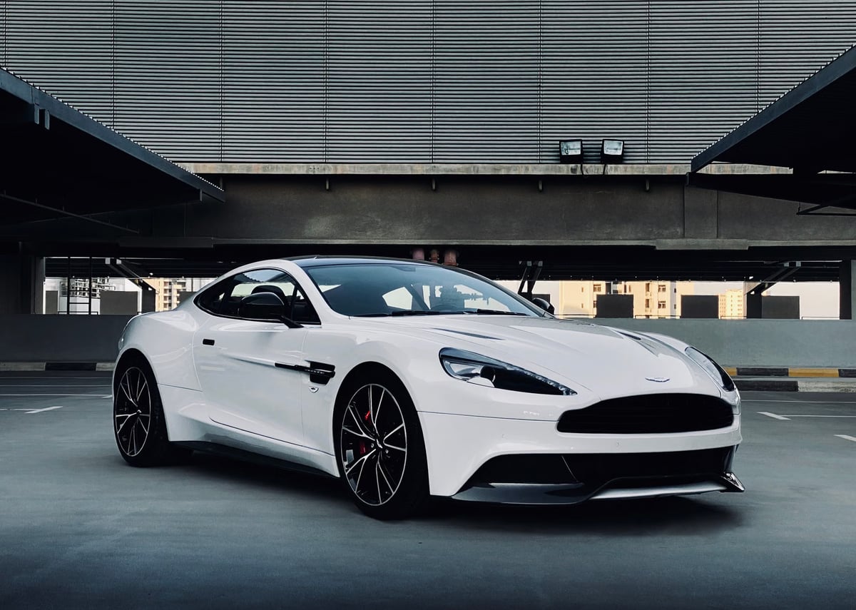 Aston Martin'den Vanquish'e özel 25. yıl serisi