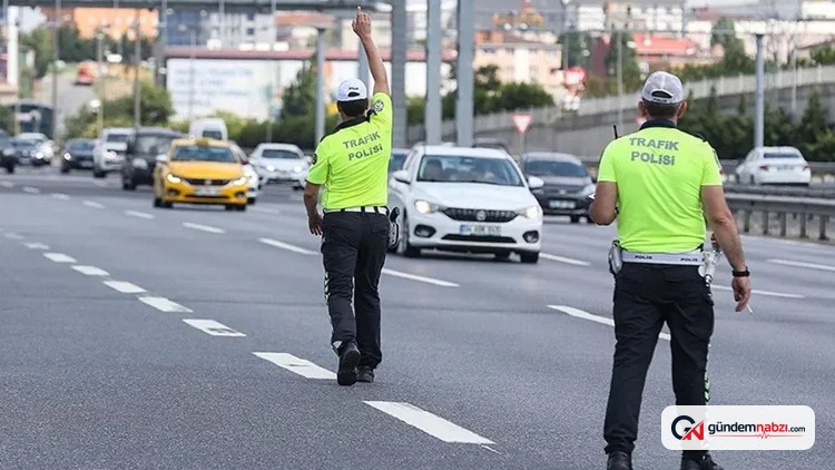 Bayram dönüşünde İstanbul ve otoyollarda yoğunluk oluştu