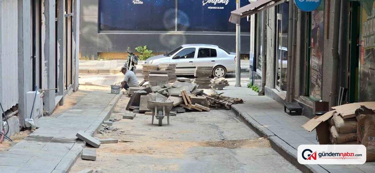 Bilecik'te kaldırım yapımı esnafı zor durumda bıraktı