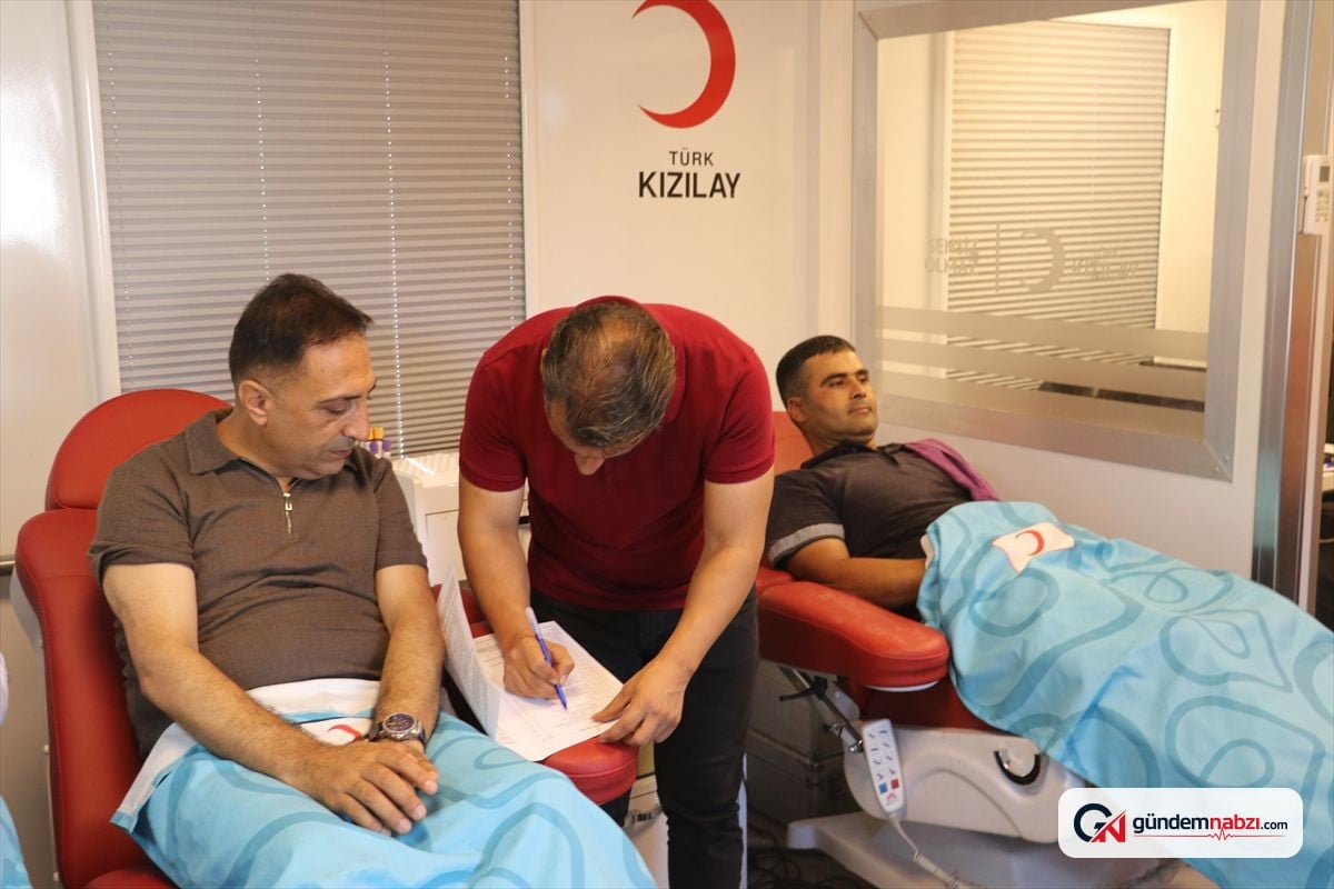Adana'da muhtarlar kan bağışı kampanyasına destek verdi