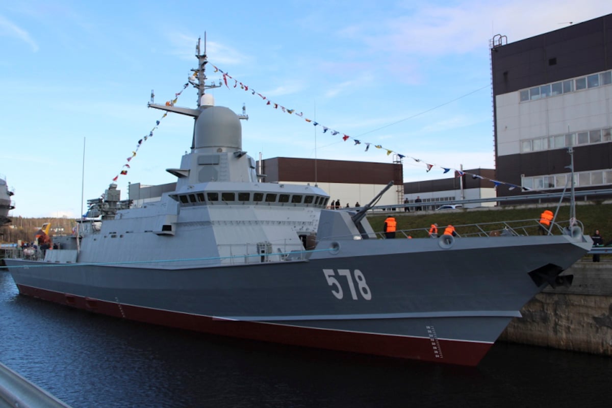 Burya küçük füzeli gemi Leningrad Bölgesi savunma sistemine entegre edildi