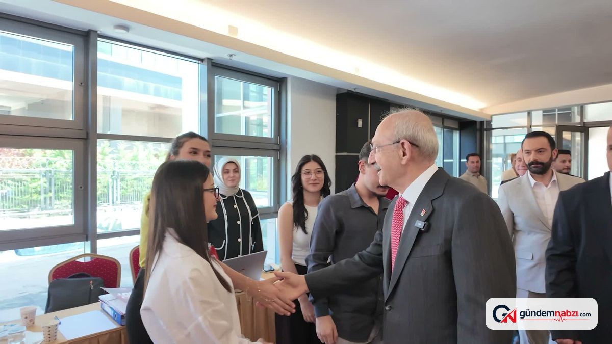 Kemal Kılıçdaroğlu'ndan Üniversite Tercih Merkezi'ne Ziyaret
