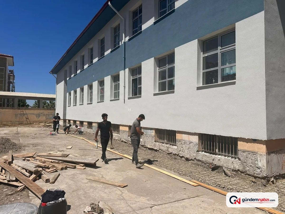 Sinop'ta okullarda bakım ve onarım çalışmaları incelendi