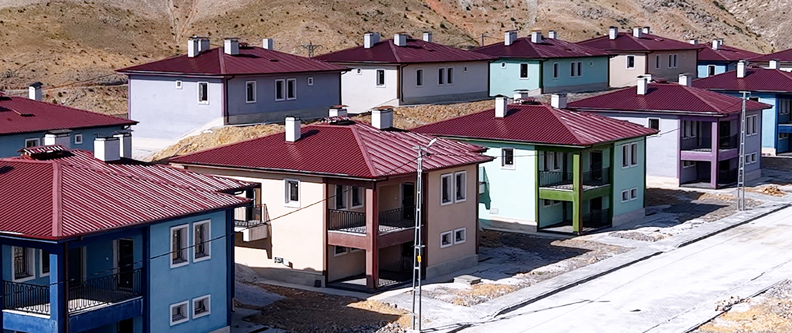 Malatya'da inşa edilen deprem konutları hak sahiplerine teslim edildi