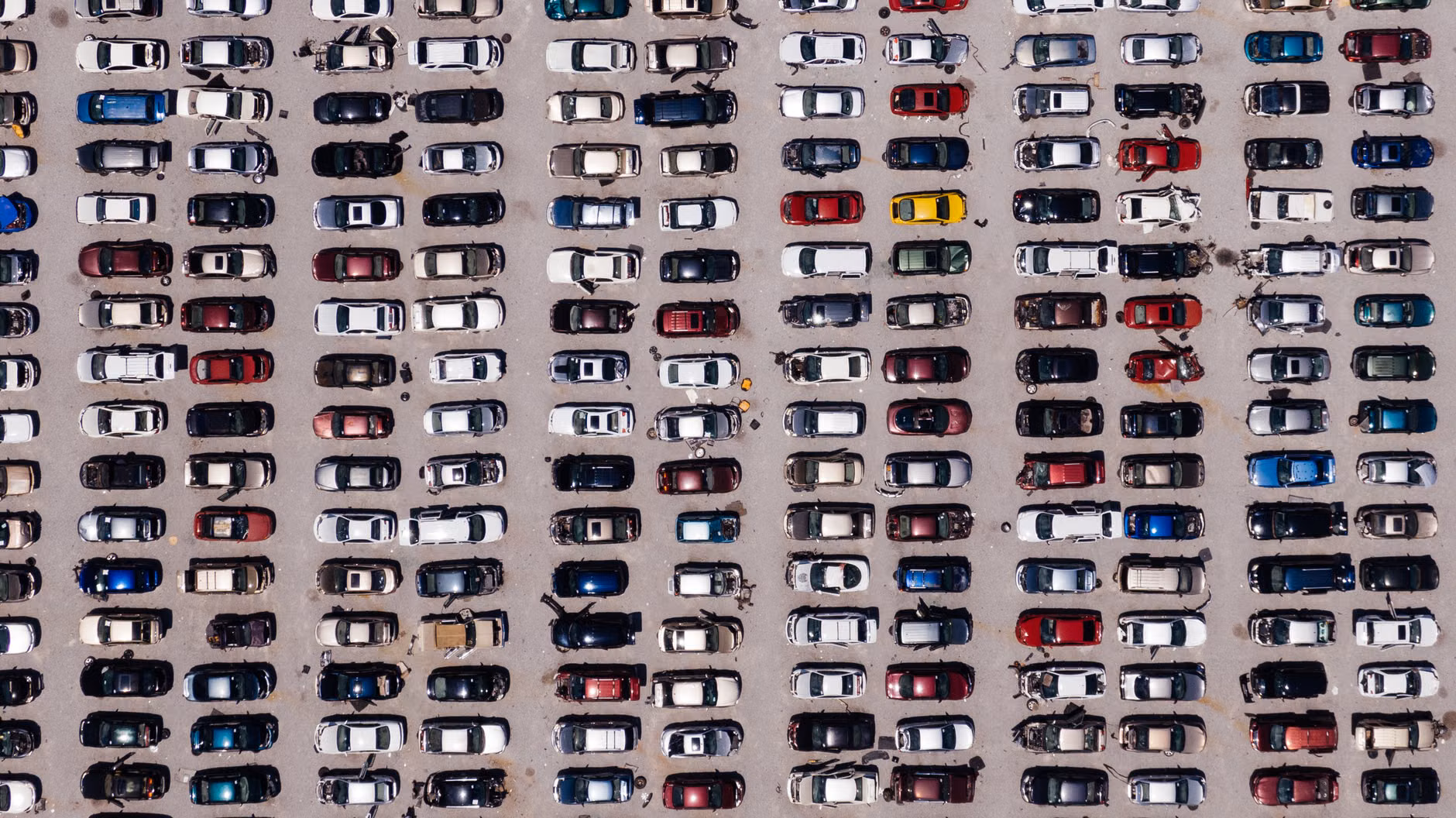 Uzun süre park edilen otomobillerin ikinci el değeri yarıya düşüyor