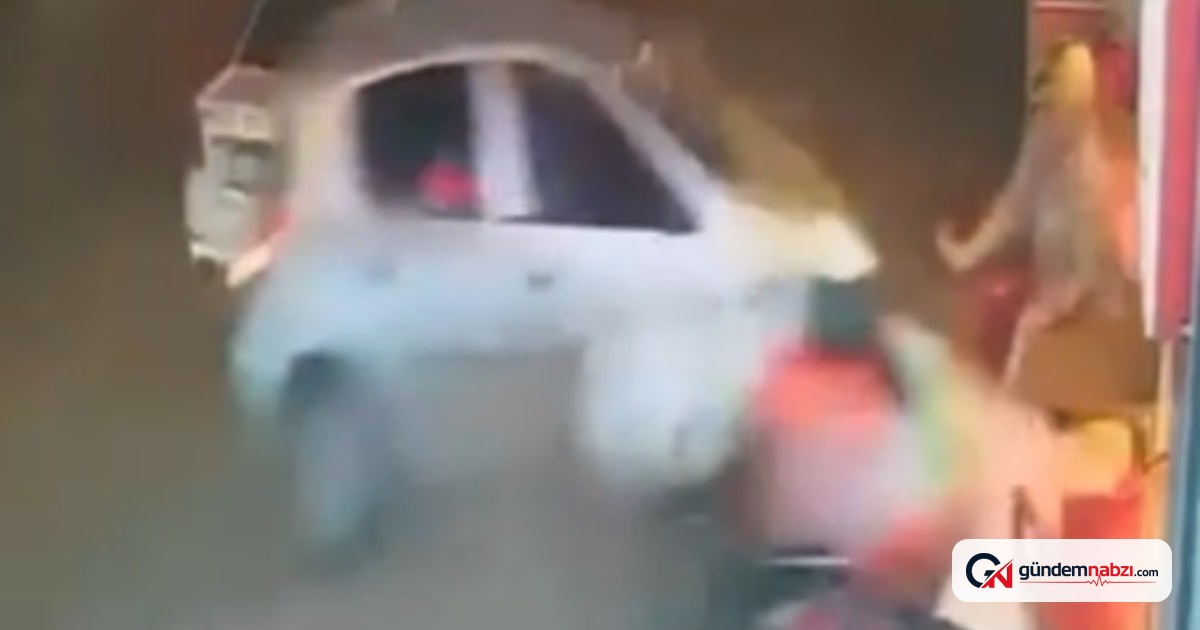 Adana'da Kontrolden çıkan otomobil iş yerine çarptı