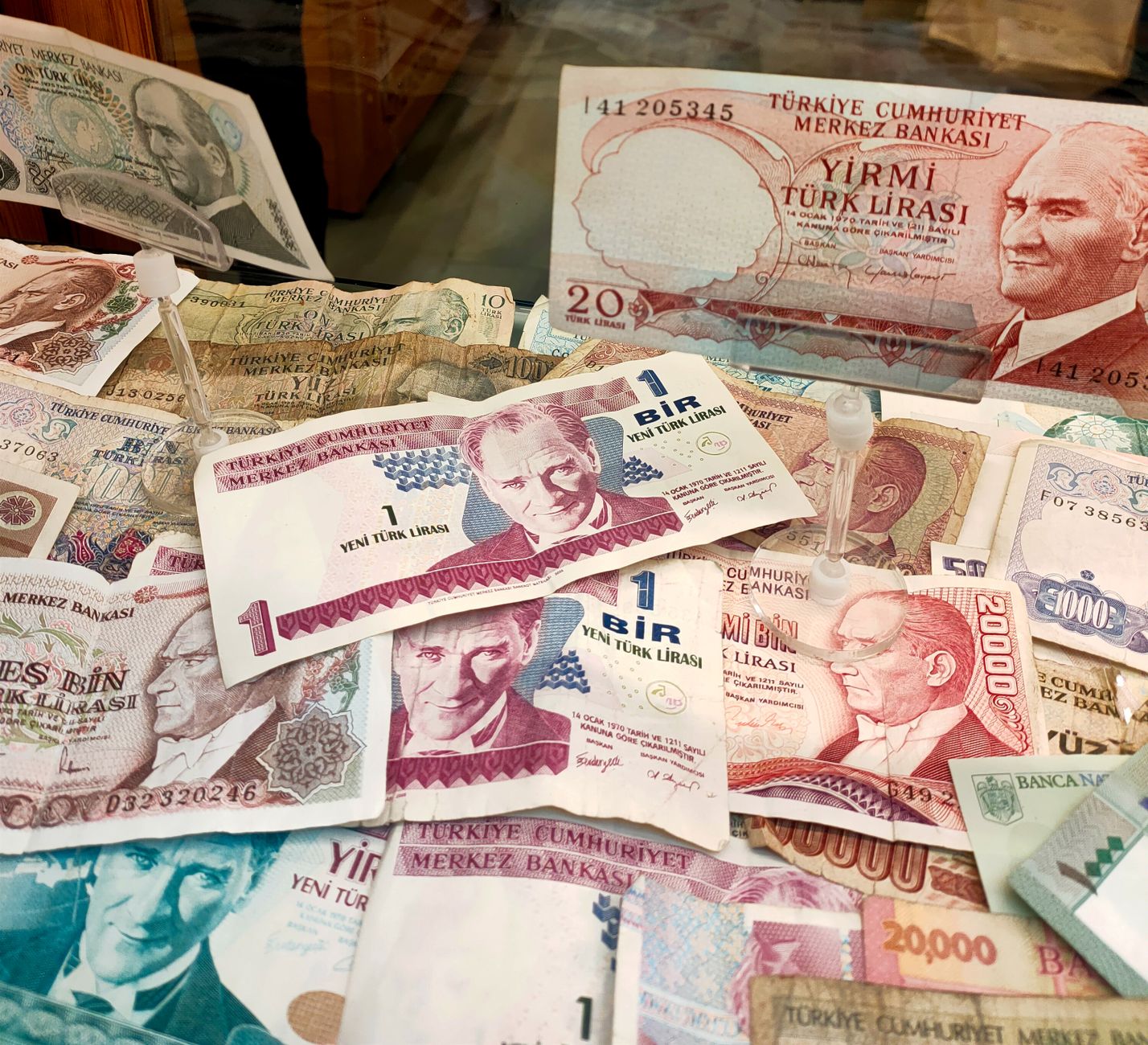 İslam Memiş, altın fiyatları için kritik seviyeleri değerlendirdi