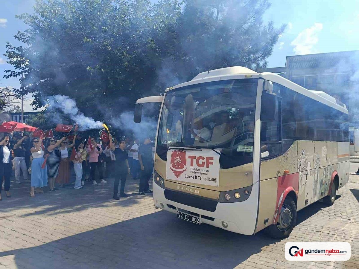 Edirneli minik güreşçiler madalyalarla döndü