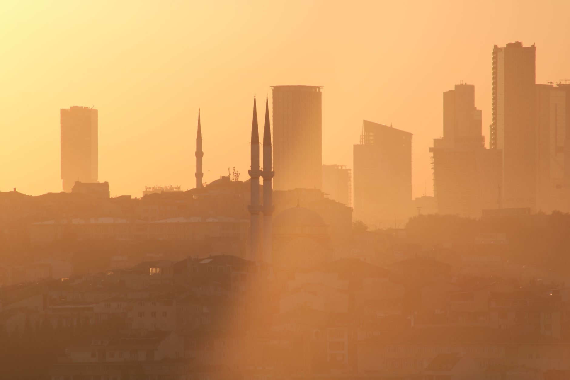 Kalp krizi geçiren polis memuru hayatını kaybetti