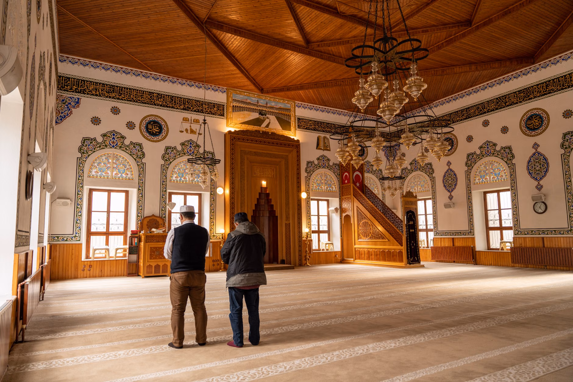 Bursa Mudanya'da Yörükali köyünde şehitler için pilav dağıtıldı