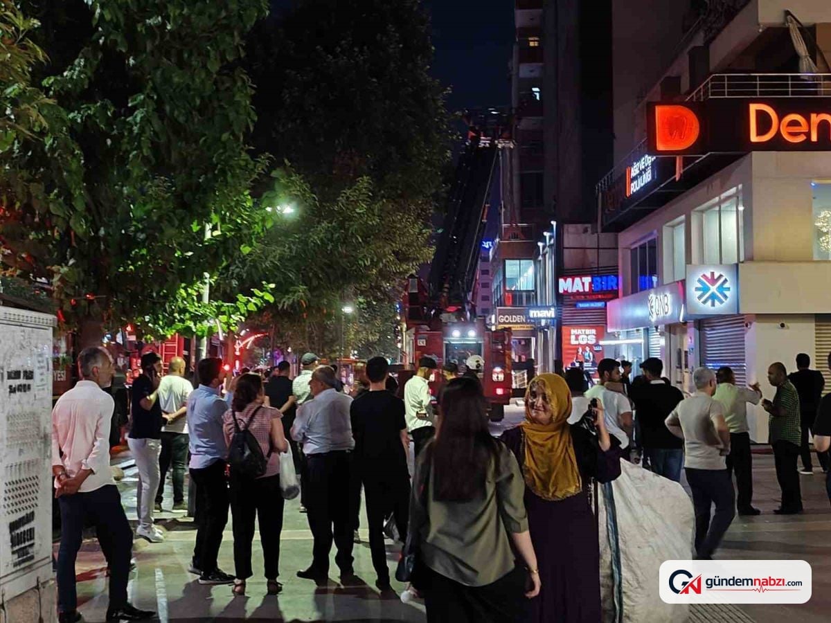 Batman'da plazada yangın çıktı