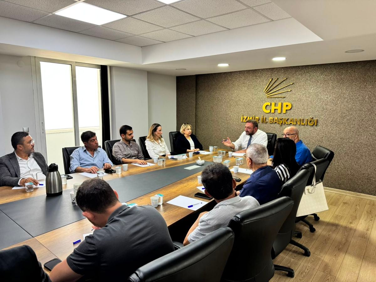 CHP İzmir'de dört ilçeye yeni başkan atandı