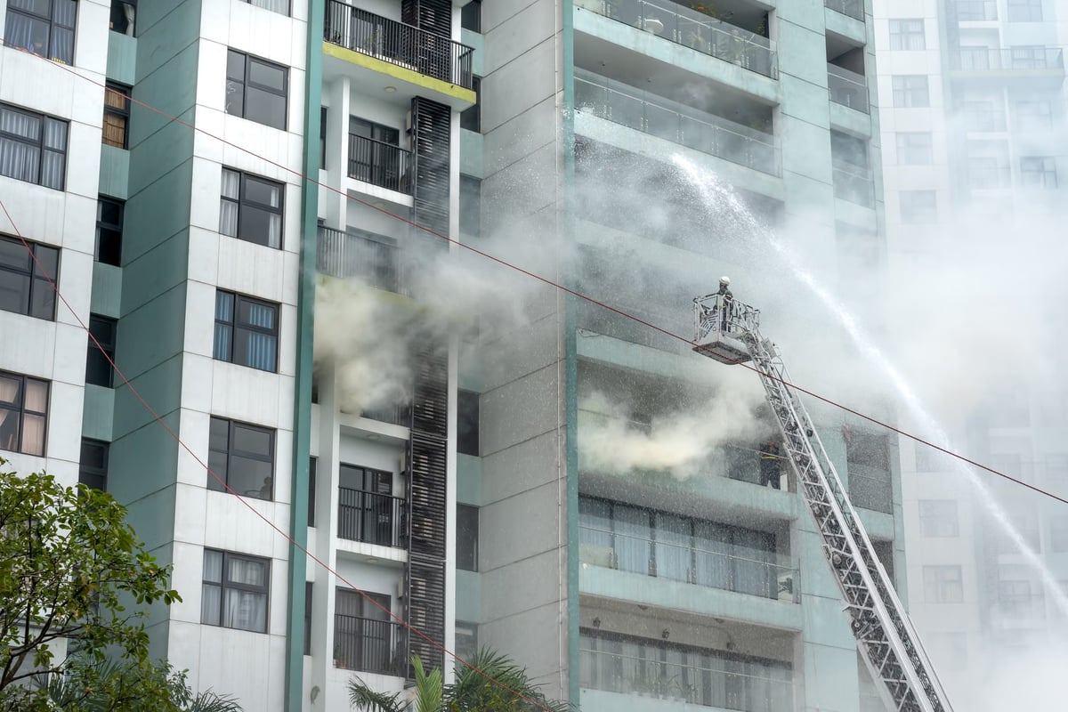 Tokat'ta Apartman dairesi yandı: 4 kişi dumandan etkilendi