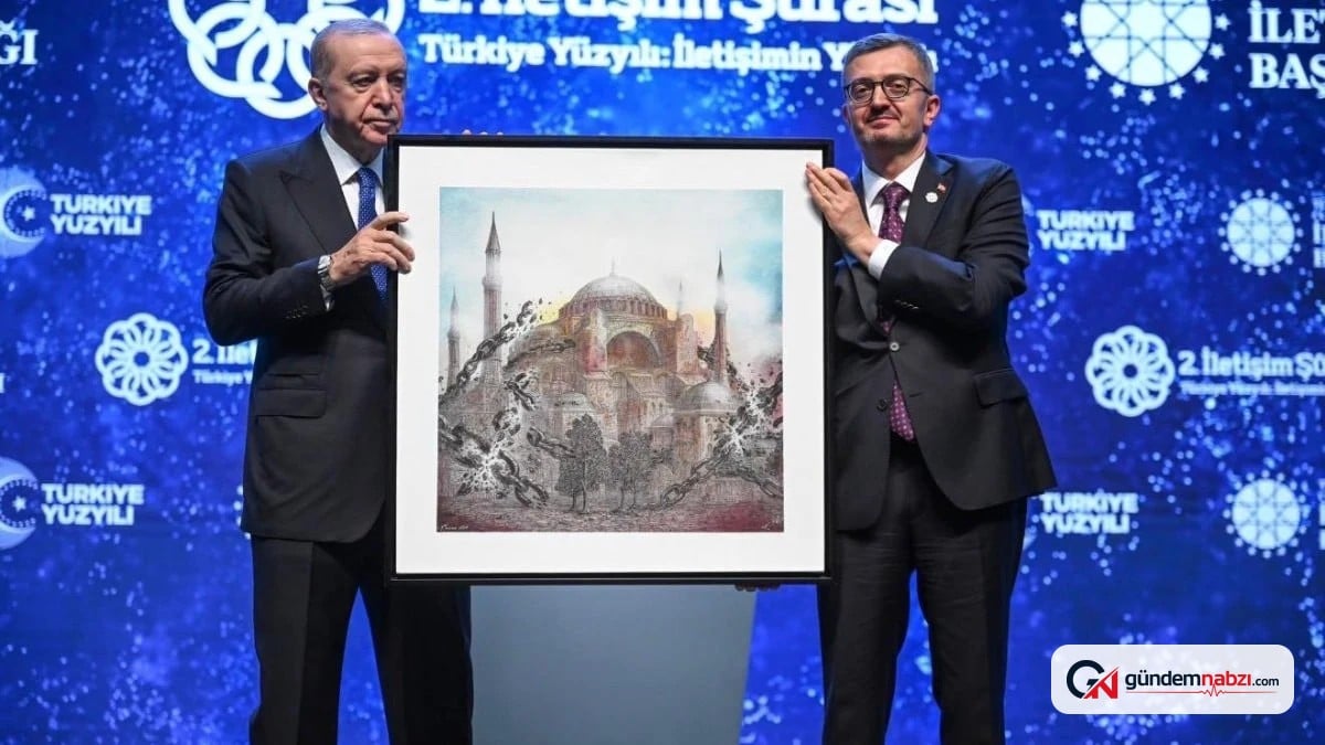Burhanettin Duran'dan Erdoğan'a Ayasofya tablosu hediyesi