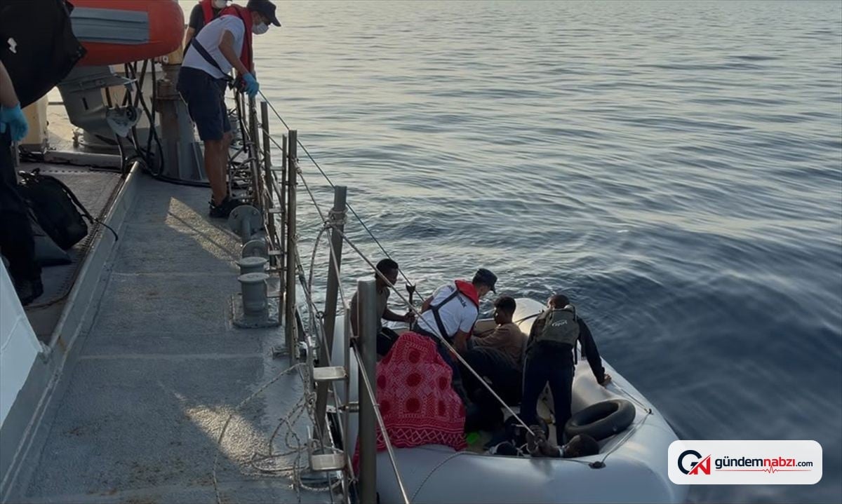 İzmir açıklarında 46 düzensiz göçmen yakalandı ve kurtarıldı