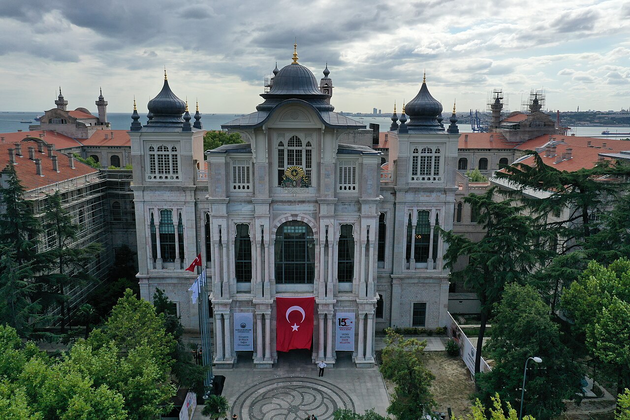 Milli Savunma bakanlığı'ndan askeri öğrencilere sunulan imkanlar açıklandı