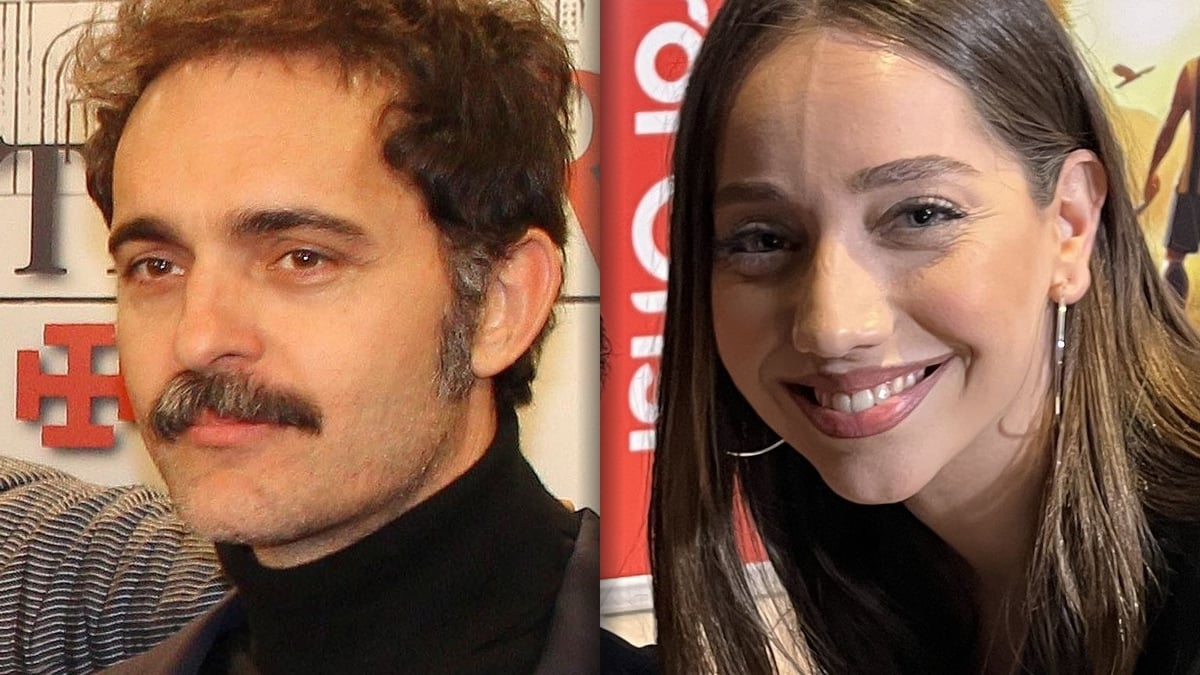 Pedro Alonso Özge Özacar'a kendi çizdiği tabloyu hediye etti