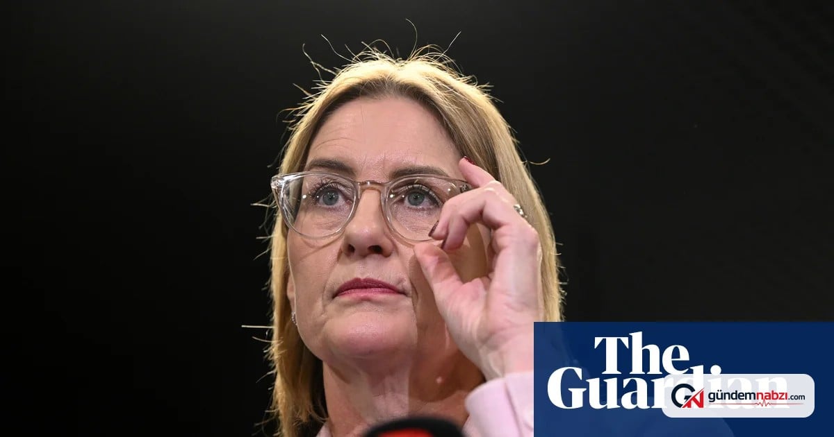 Jacinta allan, victoria eyalet Başbakanlığından istifa etti