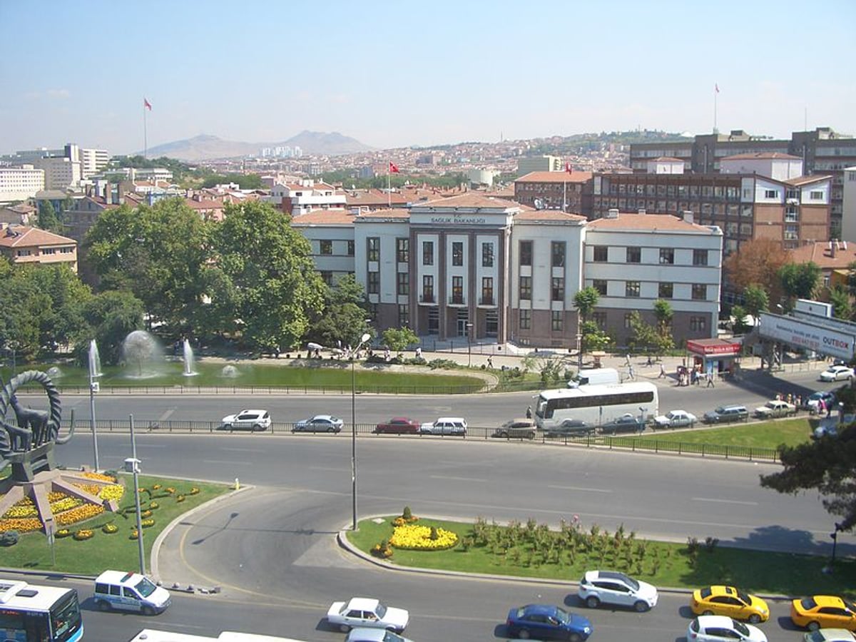 Sağlık Bakanlığı'ndan sezaryen uygulamalarına ceza