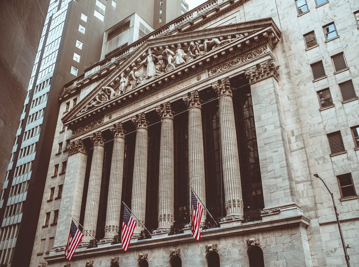 New York borsası karışık seyirle açıldı