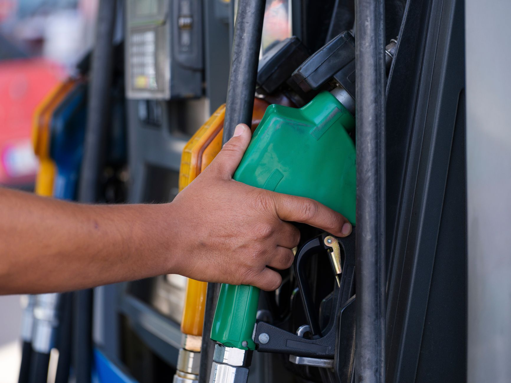 Benzine 1 lira 23 kuruş zam geliyor