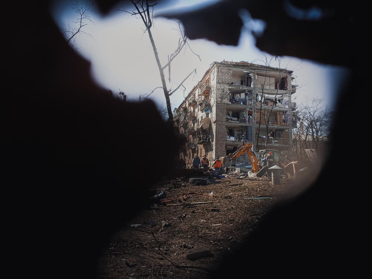 Ukrayna'da gönüllü ordu Dobrobat, Rus saldırılarında yıkılan evleri onarıyor