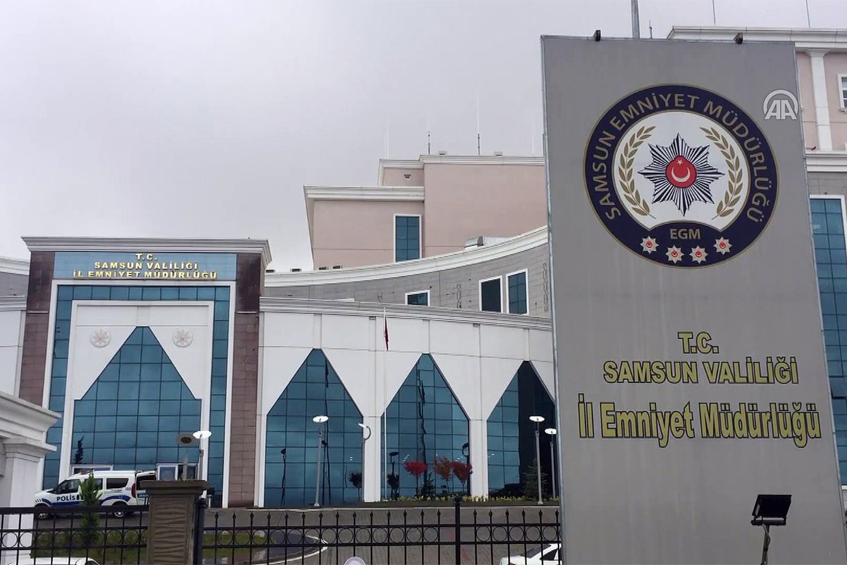 Samsun'da 2 dolandırıcı 175 gram altınla yakalandı