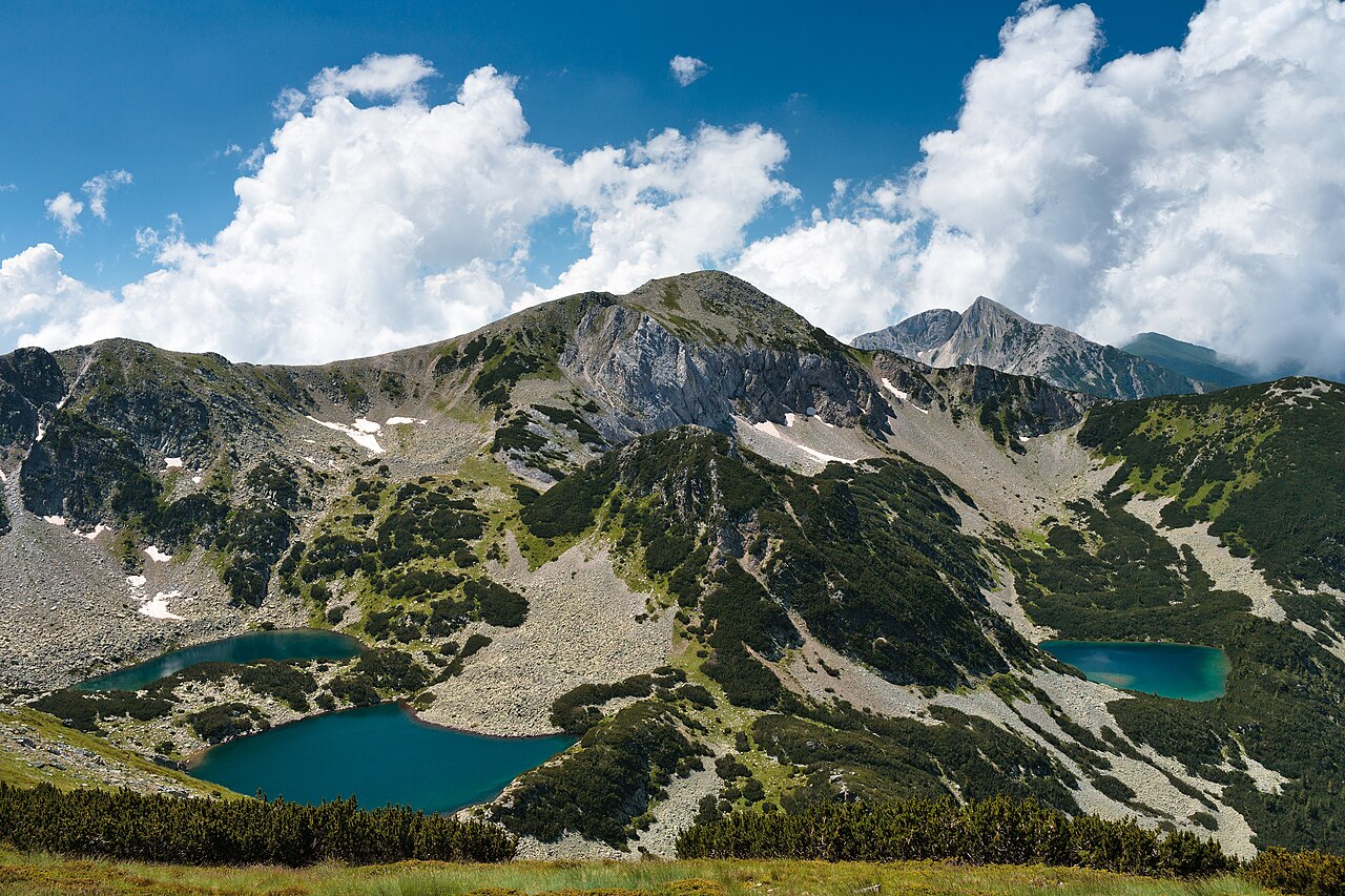 Bulgaristan'daki Pirin Milli Parkı'nda orman yangını söndürüldü