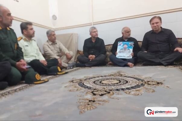 İran'da Bushehr Valisi'nden şehit ailesine ziyaret