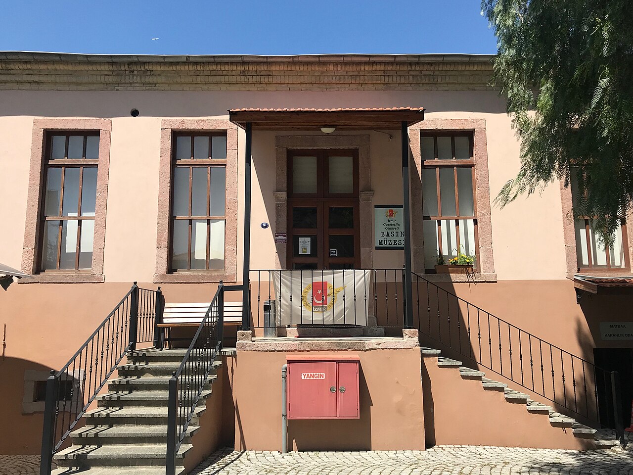 İzmir Gazeteciler Cemiyeti 80'inci yılını kutladı