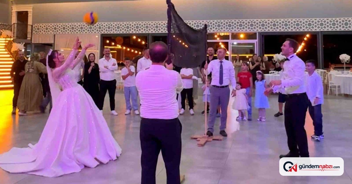 Rize'de düğünlerinde voleybol oynadılar