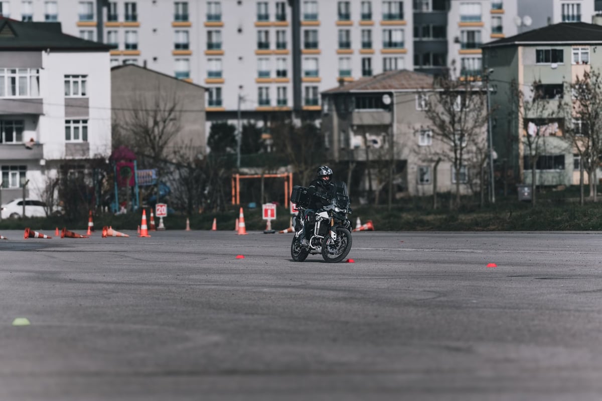 İstanbul'da dron destekli motosiklet denetiminde 407 bin lira ceza