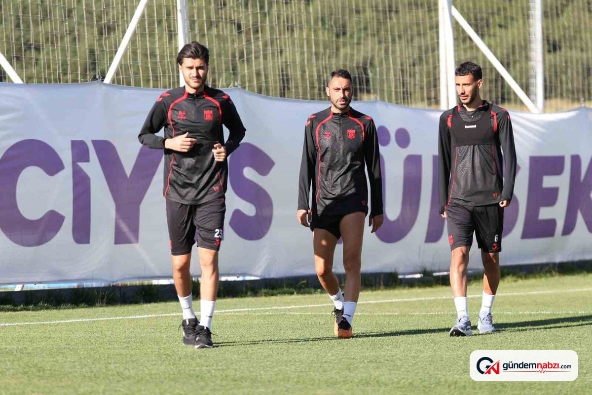 Sivasspor tek antrenmanla günü tamamladı