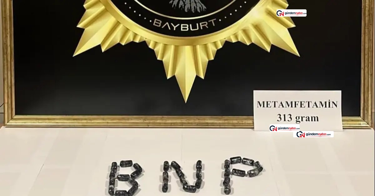 Bayburt'ta otobüste yakalanan şüphelinin vücudundan metamfetamin çıktı