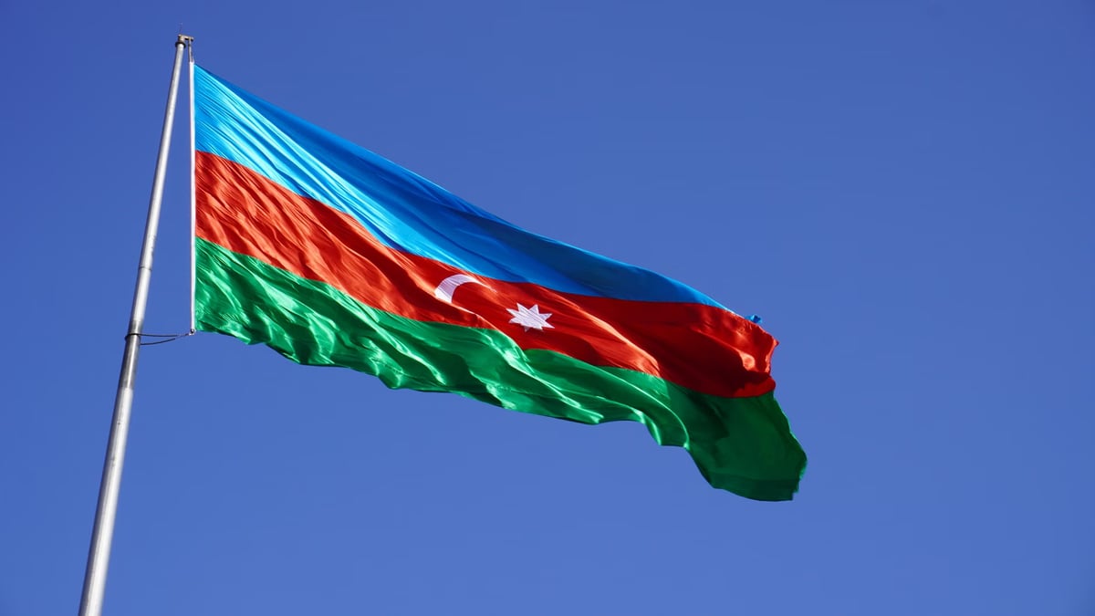 Azerbaycan Sahar TV ve Mehr Ajansı'nı yasakladı