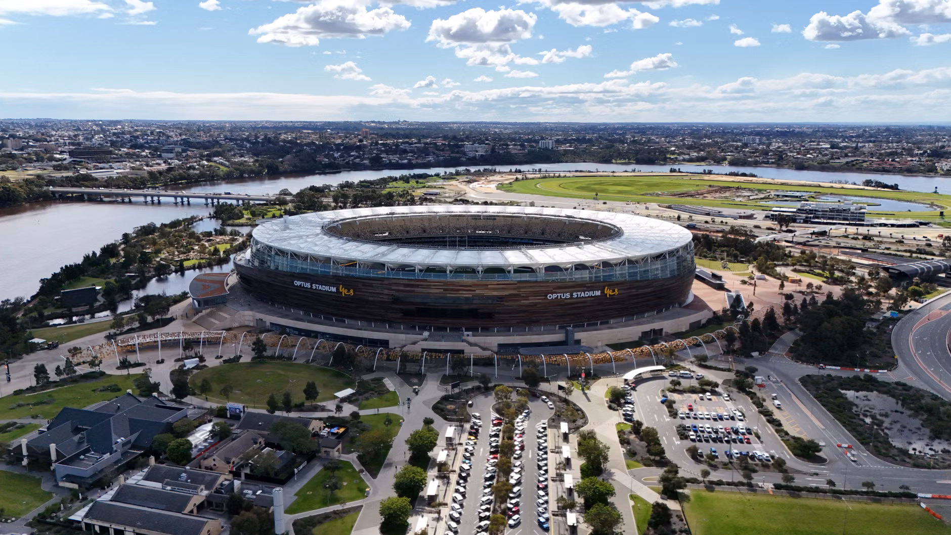 Milan'dan Perth'te Baresi için saygı duruşu