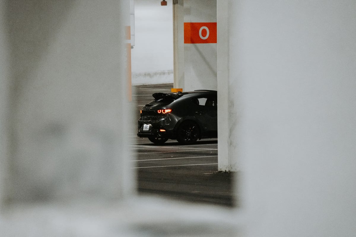Hastane otoparkında ücret tartışması: Sürücü vale üzerine sürdü
