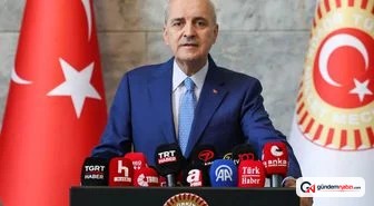 Bakan Bak, madalyalı milli kanocuları kabul etti