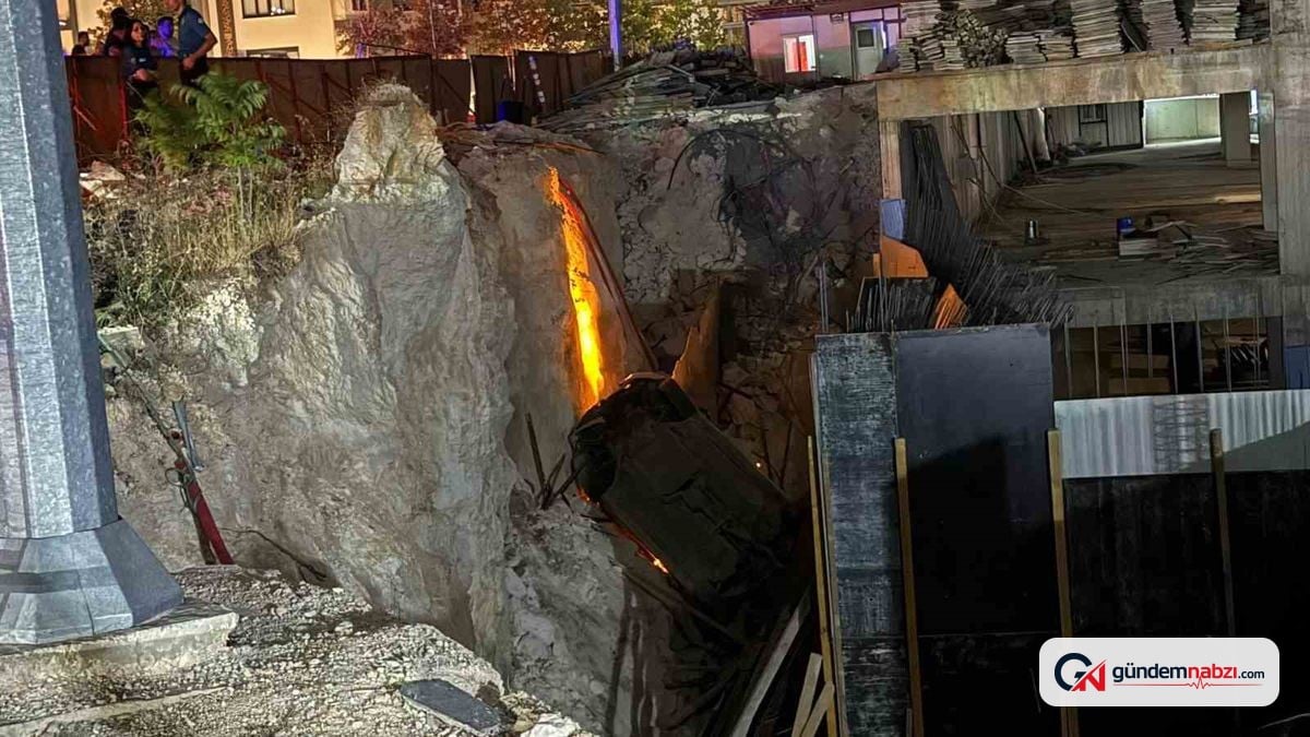 Gaziantep'te çarpışan otomobil inşaat çukuruna düştü: 3 yaralı