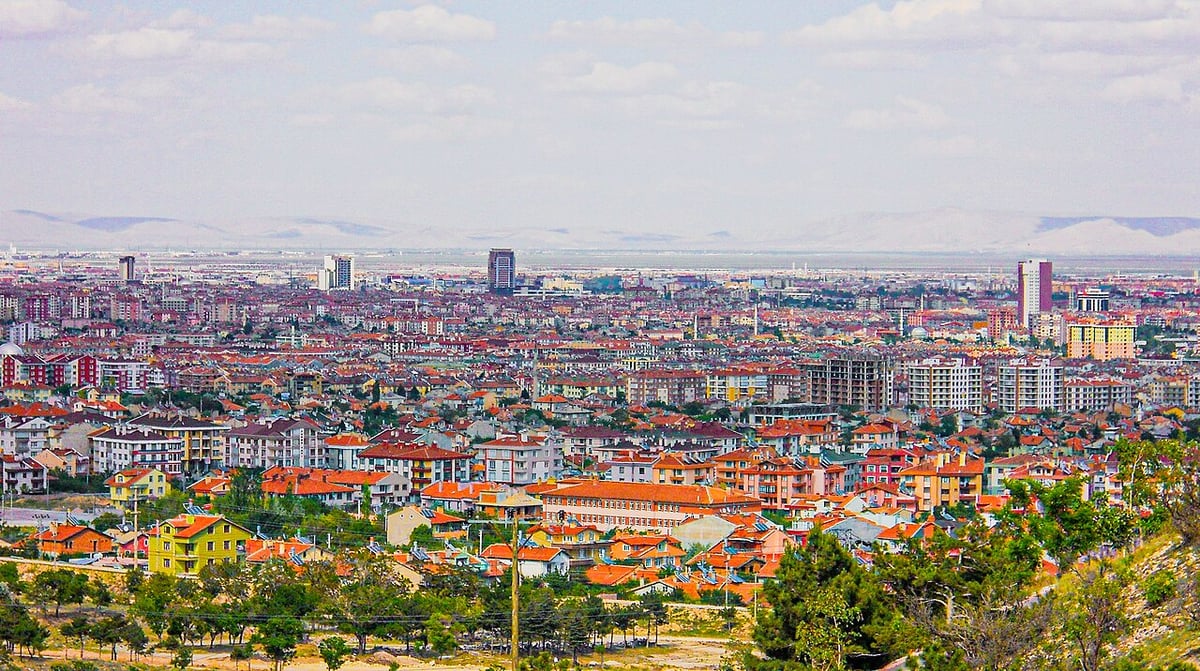 Konya'da başörtülü kadına saldırı ve hakaret iddiasıyla şüpheli tutuklandı