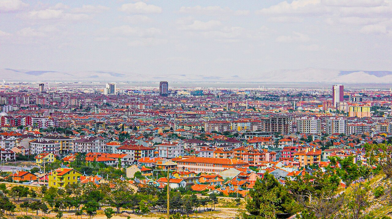 Konya'da bebekli anneye başörtülü saldırı soruşturması