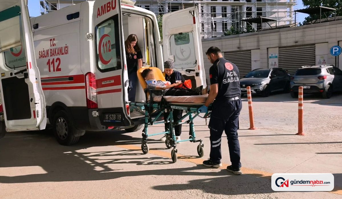 Bursa'da anahtarı unutan çocuk, balkondan düşerek yaralandı
