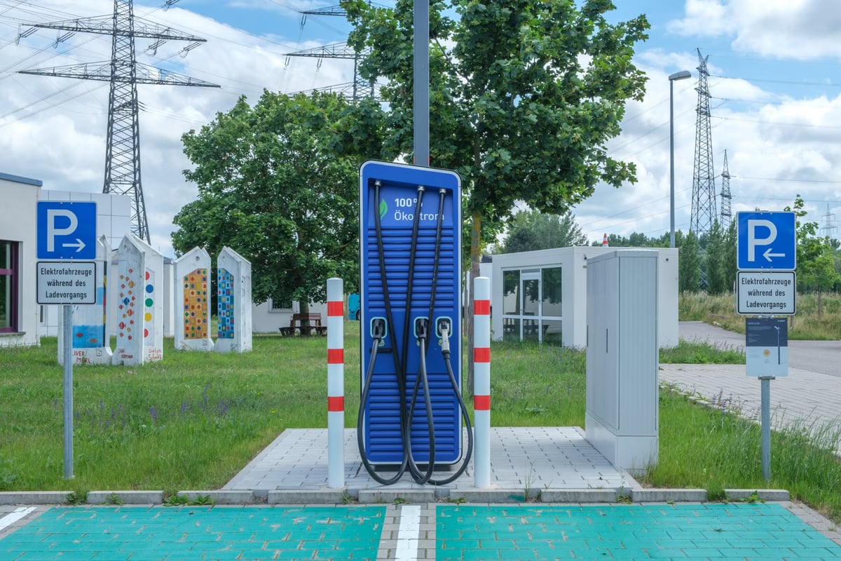 Avrupa'da elektrikli araçlar benzinli ve dizelliği geçti