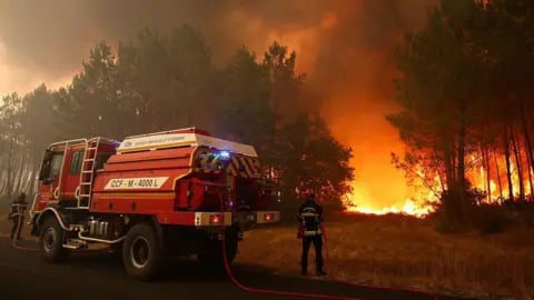 İngiltere Fransa yangınları için seyahat uyarısını güncelledi