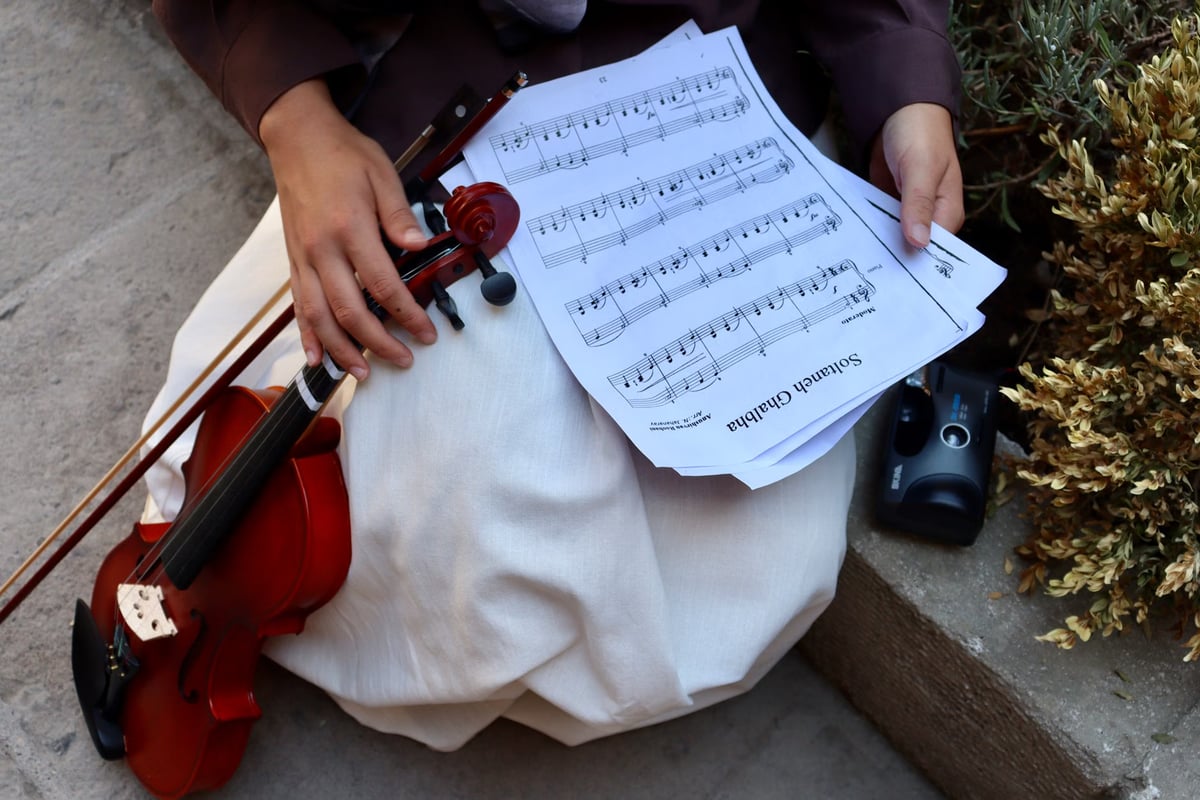 Müzik şirketlerinden yapay zeka şarkıları için liste kuralı teklifi