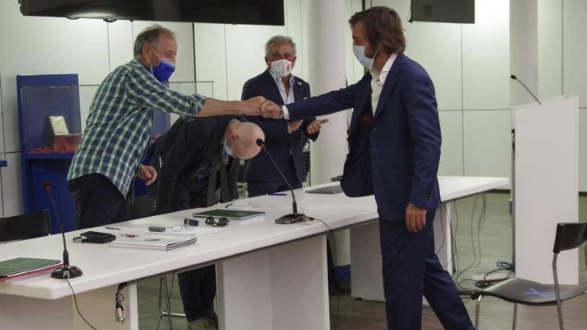 Pirlo Coverciano'da UEFA Pro tezini sundu