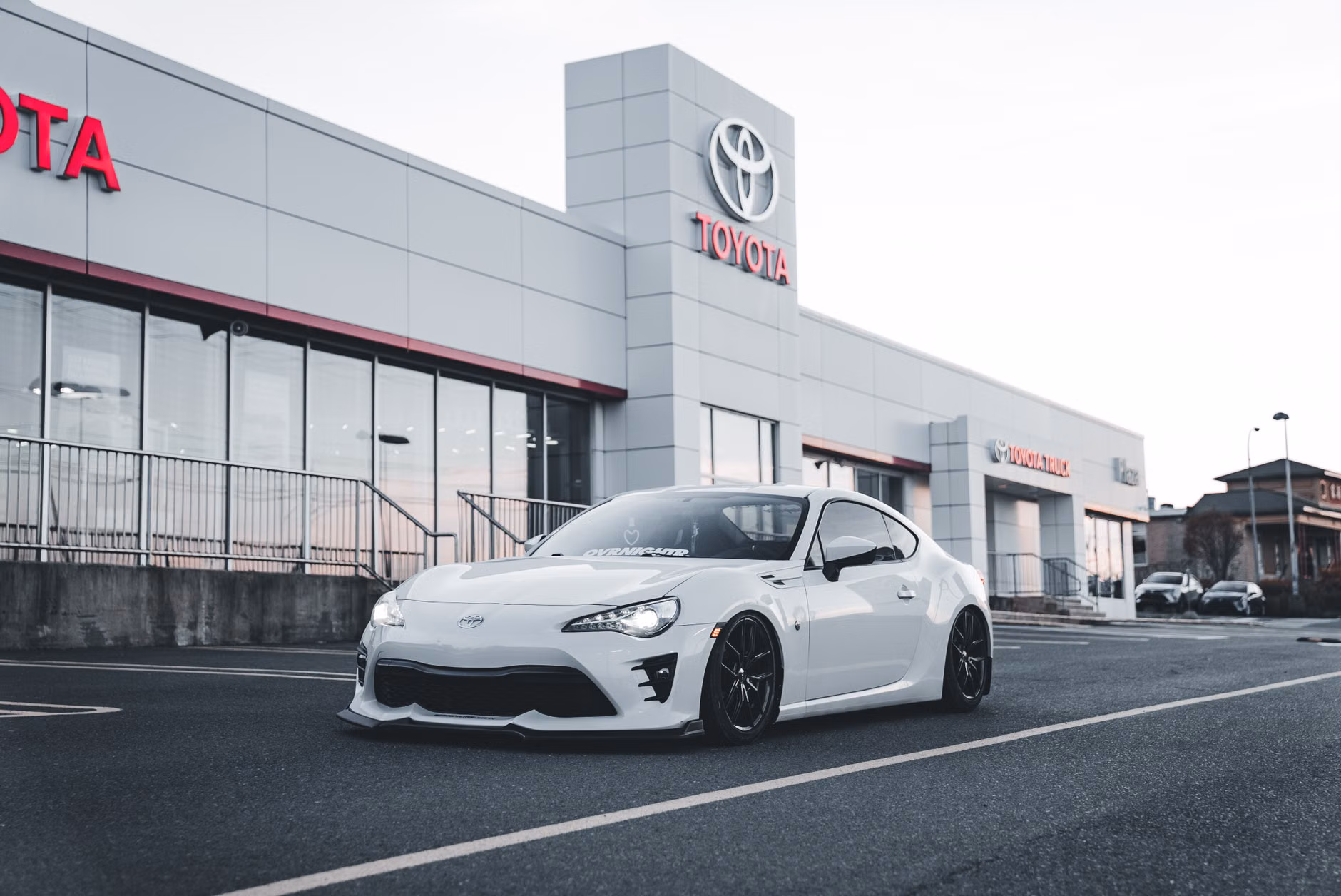 Toyota'nın küresel satışlarında düşüş sürüyor