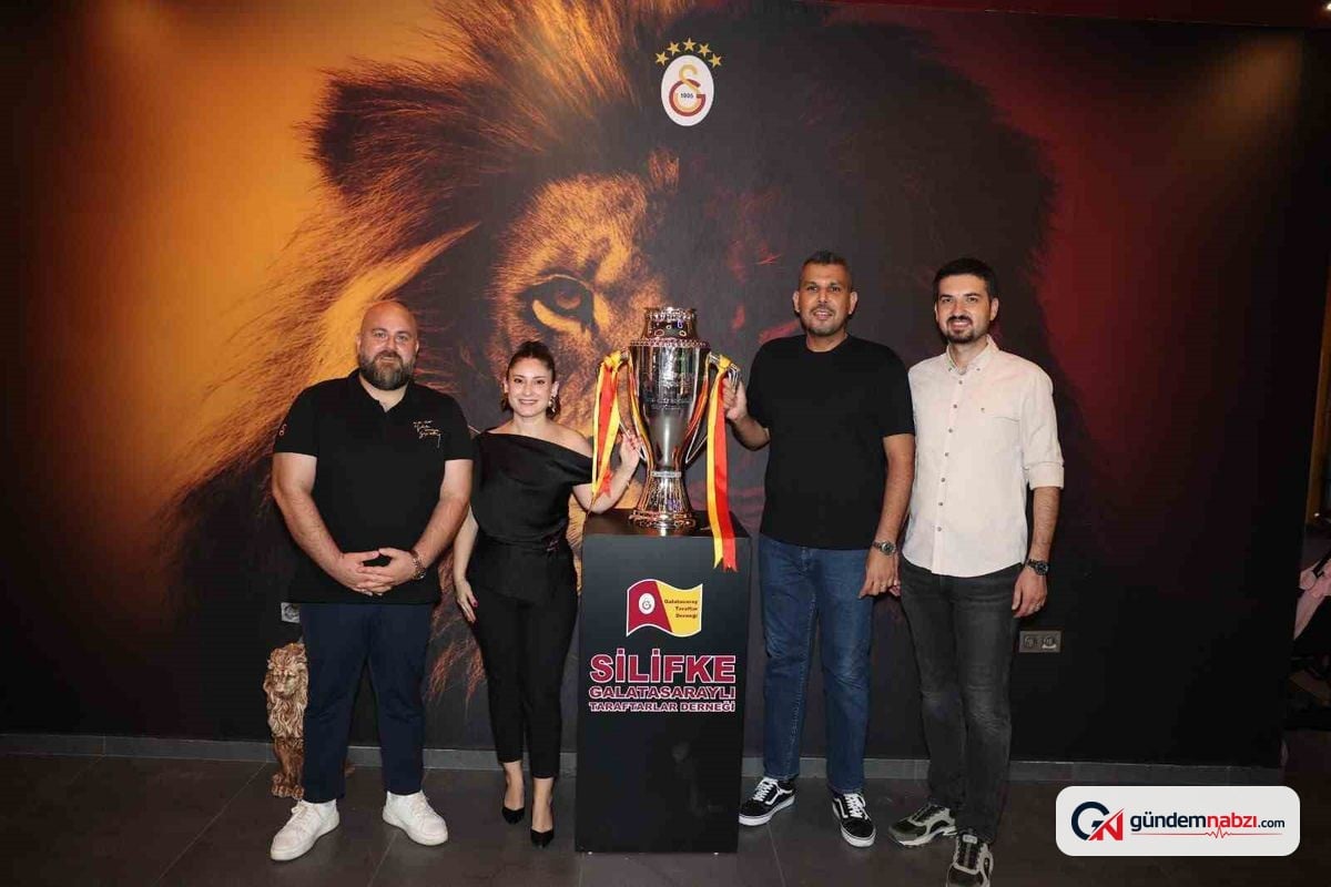 Mersin Silifke'de Galatasaray kupası sergilendi