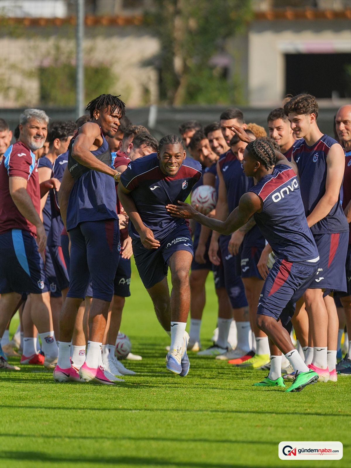 Trabzonspor'da Avusturya kampı çift idmanla sürüyor