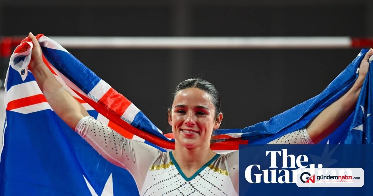 Kate McDonald asimetrik barlarda altın madalya kazandı